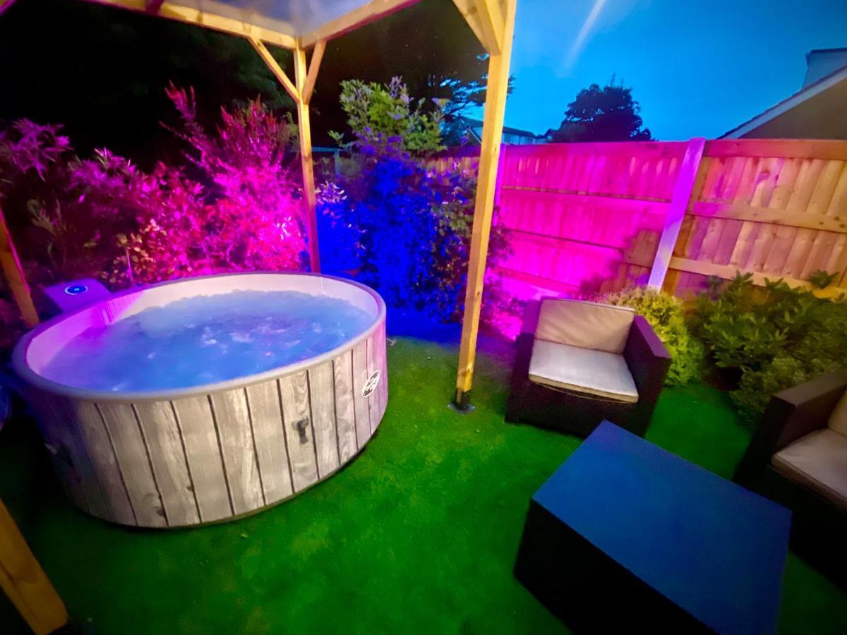 Remarkable 3-Bed Hot Tub House In Блэкпул Экстерьер фото