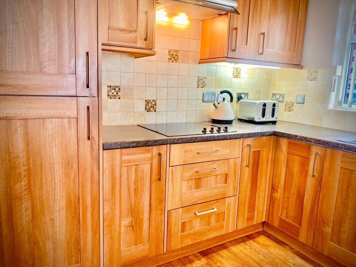 Remarkable 3-Bed Hot Tub House In Блэкпул Экстерьер фото