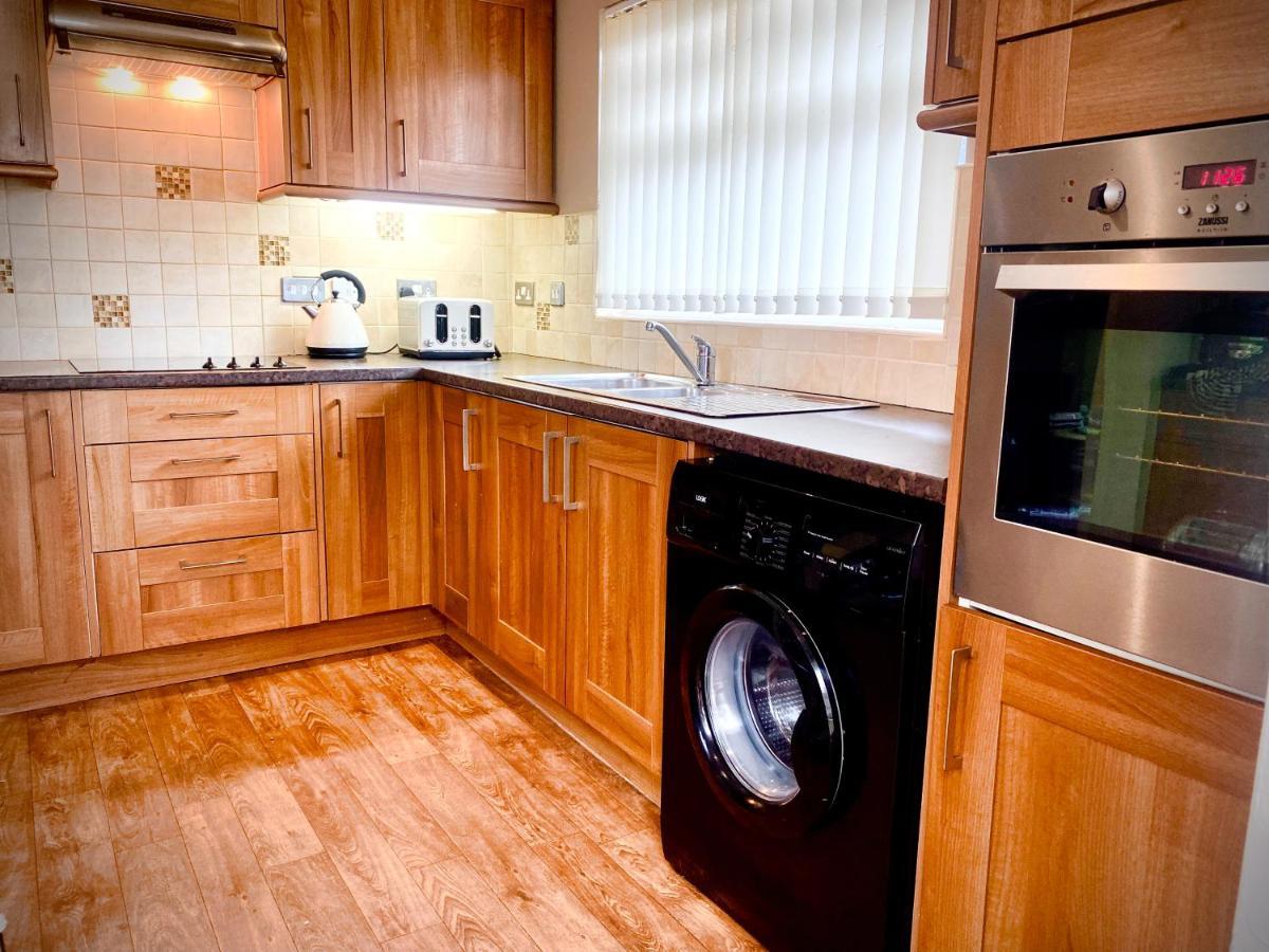 Remarkable 3-Bed Hot Tub House In Блэкпул Экстерьер фото