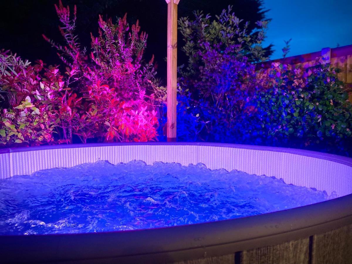 Remarkable 3-Bed Hot Tub House In Блэкпул Экстерьер фото